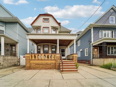 155 W 3rd St