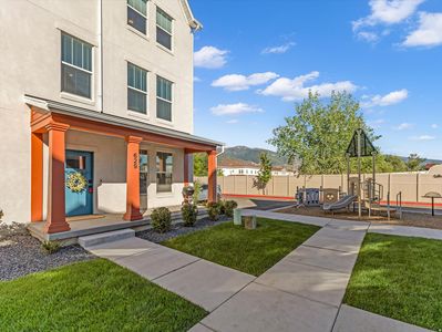 629 N Autumn Ash Cir