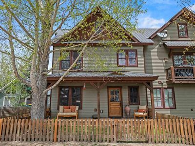 629 Teocalli Avenue