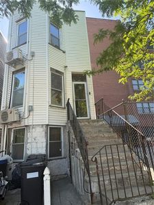 64 Williams Ave