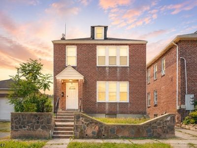 58 Floyd Ave