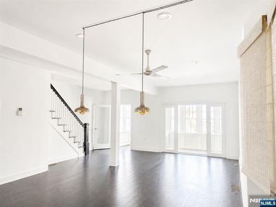 Property at 528 Undercliff Ave, Edgewater, NJ