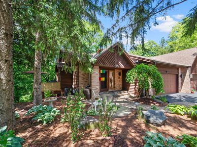 6884 Stonewood Ct