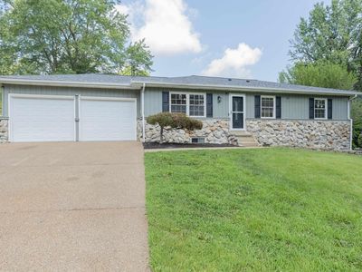 711 Carole Pl