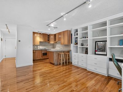 1912 Dupont Ave S APT 105
