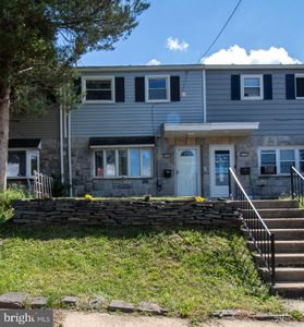110 W Jackson St