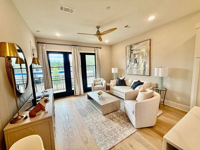 403 Russell St #201