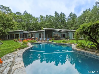 20 Crestview (Incl. 24 Crestview Dr.) Drive