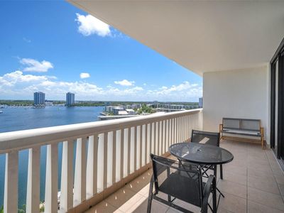 1000 W Island Blvd APT 1206