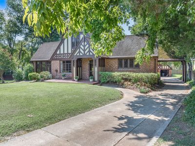 825 Ockley Dr