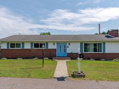 8 Hillside Rd