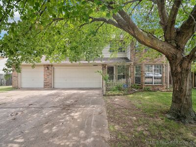 2805 S Dogwood Ave