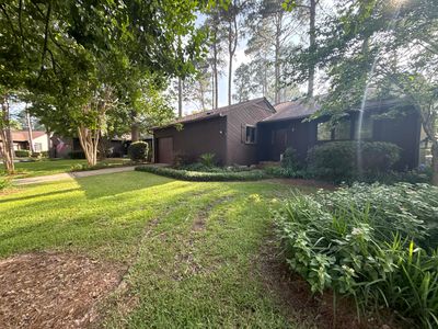 3 Perth Ct N