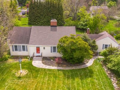 Property at 10 Cedar Wax Wing Rd, Hackettstown, NJ