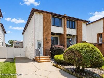 267 Doane Ave