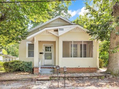 1926 Howard Avenue