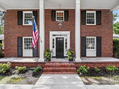 629 E Victory Drive