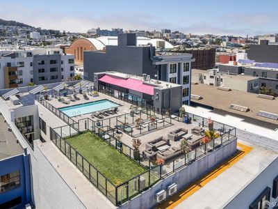 1875 Mission St APT 304