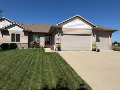 Property at 1610 Stewart Dr, Aberdeen, SD