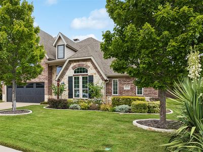 2233 Lakeway Dr