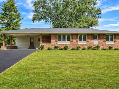 207 Donna Dr