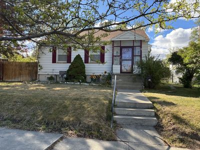 141 W Oak St