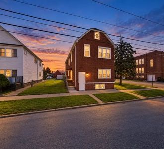 Property at 12855 Division St, Blue Island, IL