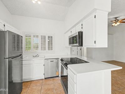 255 S KYRENE Road #201