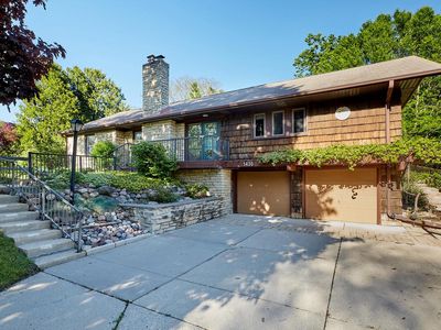 1430 Longwood AVENUE