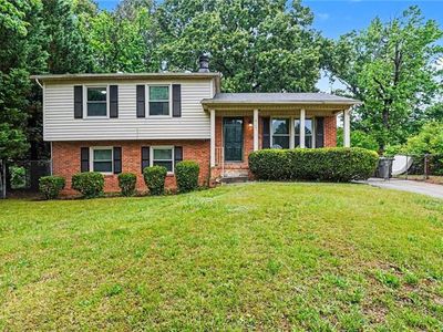 4107 Queen Beth Dr