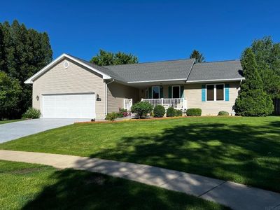 5702 Daisy Dr
