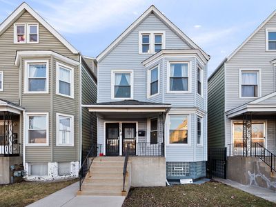 3036 N Kedzie Ave