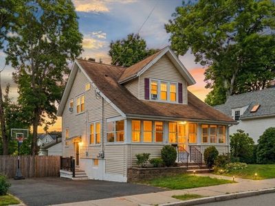 24 Nichols St
