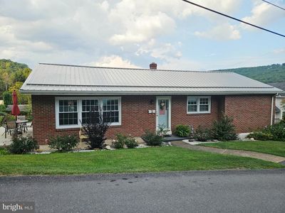 25 Ren Roy Dr