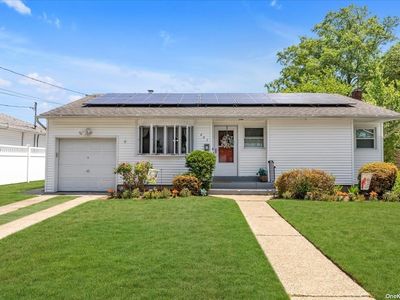 883 Edwards Boulevard