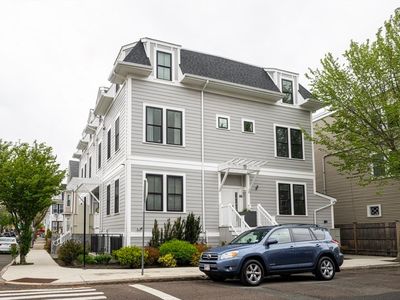 24 Rush St #I