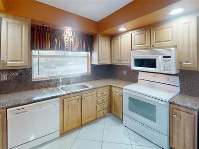 9541 Sunrise Lakes Blvd APT 204