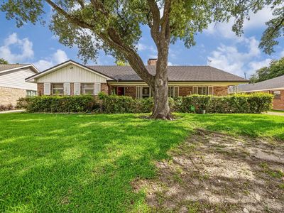 3715 Woodvalley Dr