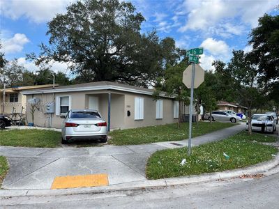 1565 NW 47th St