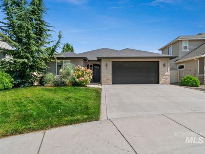 2434 N Betula Ave