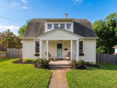 902 Saint Clair Ave