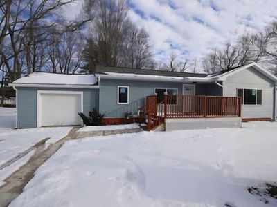 Property at 918 S Lincoln Ave, Three Rivers, MI