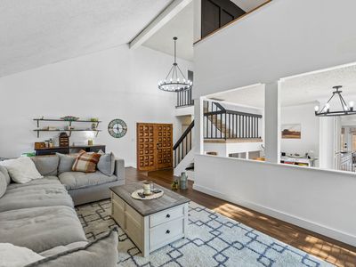 3437 Castle Rock Ln