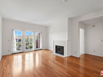 1522 S Saltair Ave APT 206