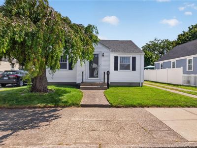 122 Dewey Ave