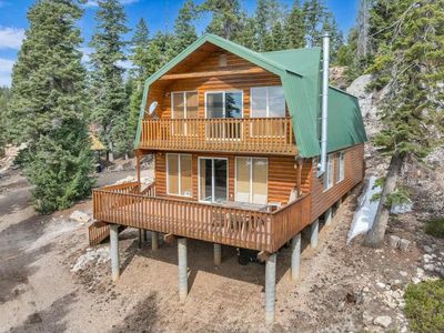 1315/1325 E Boeing Dr