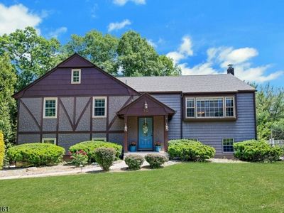 50 Crestwood Rd