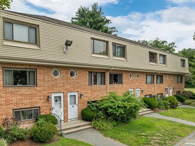 204 Farrwood Dr #204