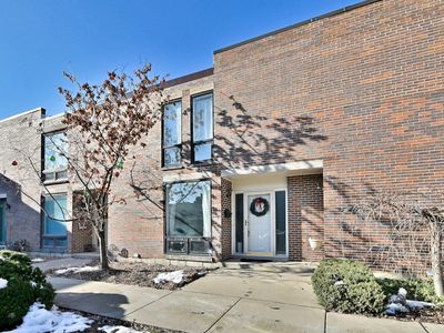 Property at 7 Birch Tree Ct, Elmhurst, IL