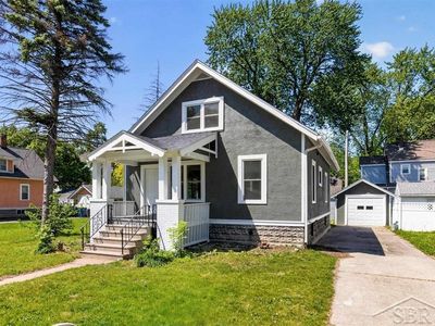 2407 Fairview Ave